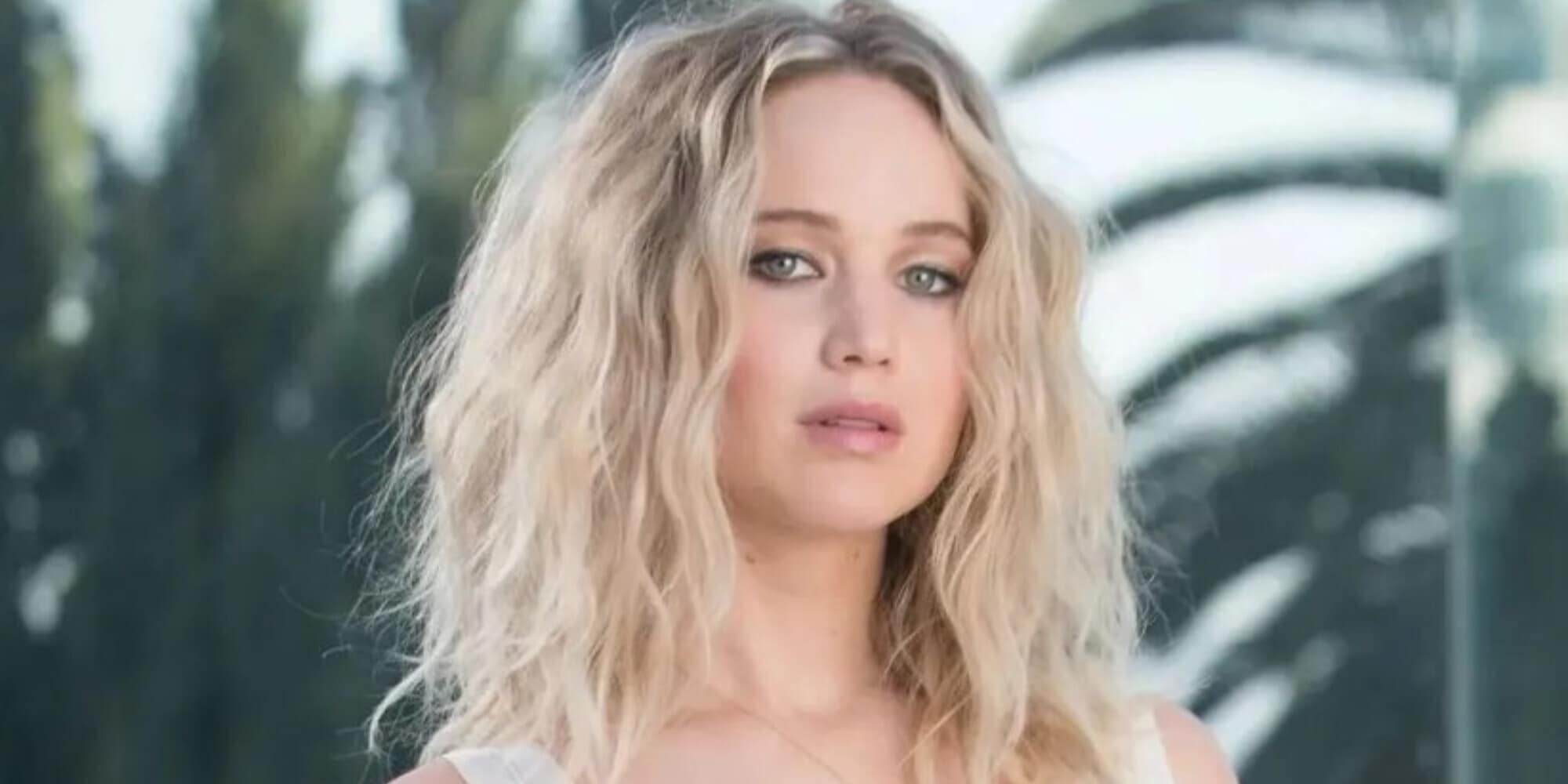 Jennifer Lawrence, il "peso" di Hollywood: "Nuda con altre cinque per..."