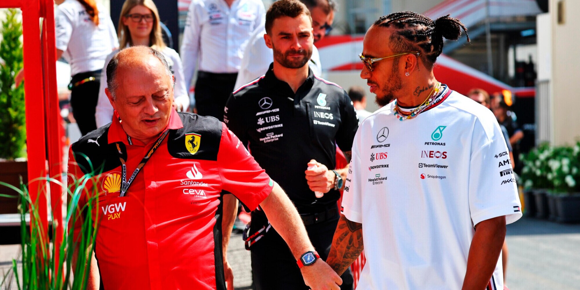 F1, allarme Hamilton: “Red Bull troppo forti, si rischia dominio di anni”