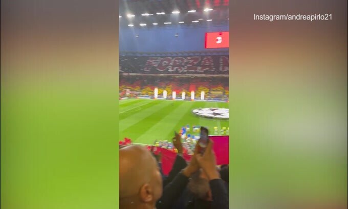 Pirlo a San Siro, il video della coreografia a tinte rossonere