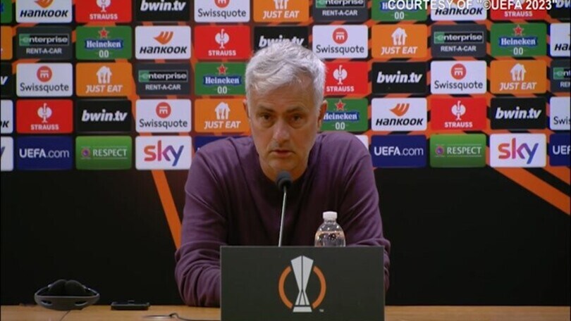Mourinho: "Abbiamo ripagato l'amore dei tifosi"