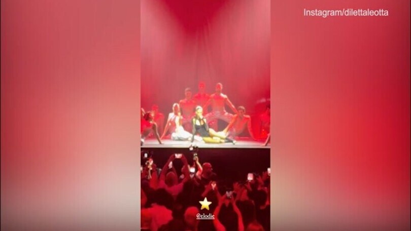 La Leotta si diverte, show al concerto dell'amica Elodie