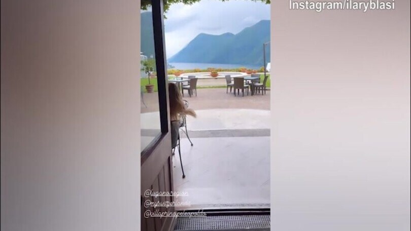 Ilary Blasi, che vista stupenda sul lago di Lugano