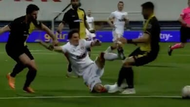Incredibile Zaniolo, rosso dopo 6 minuti. Galatasaray ok con doppio Icardi