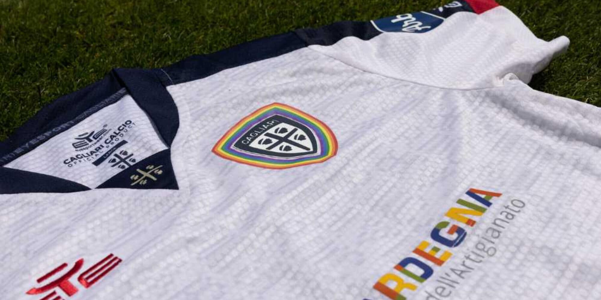 Il Cagliari scende in campo. Ranieri: «Nel calcio siamo tutti fratelli»