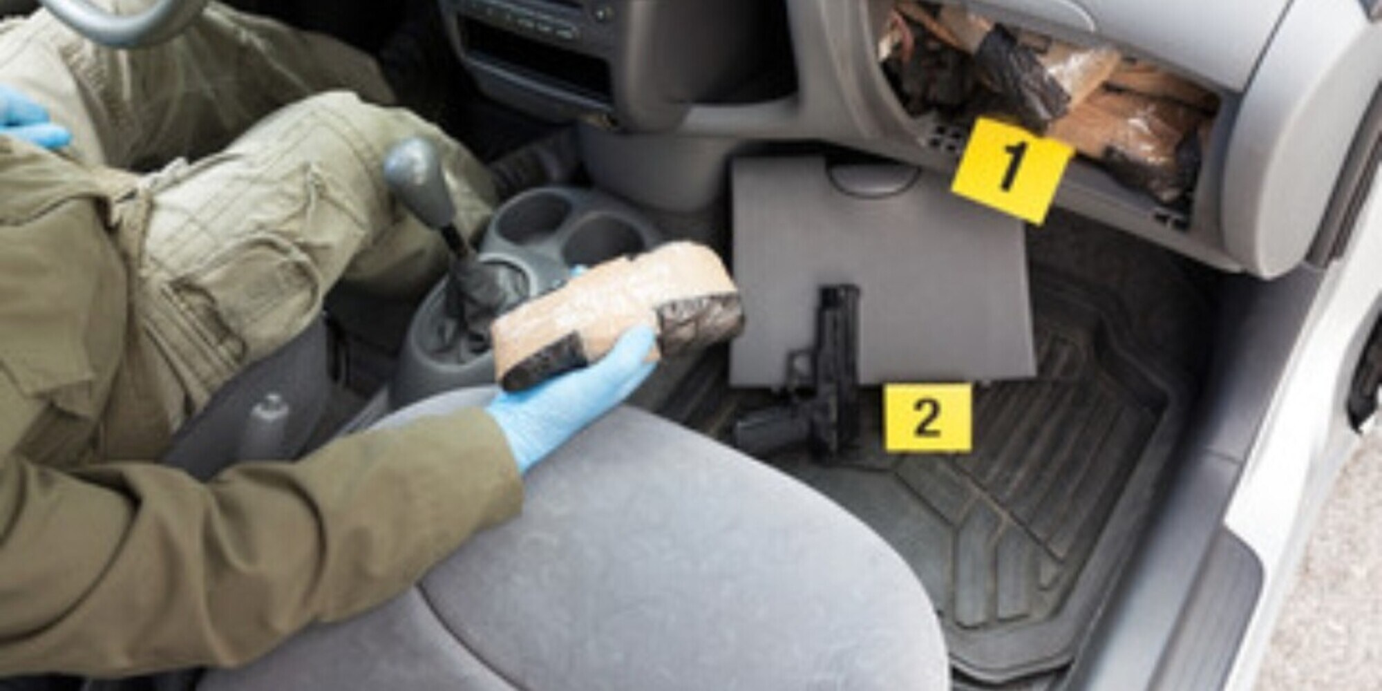 Fermato dai Carabinieri: spacciava hashish con lo stemma del Napoli