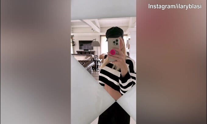 Ilary Blasi, video davanti...allo specchio!
