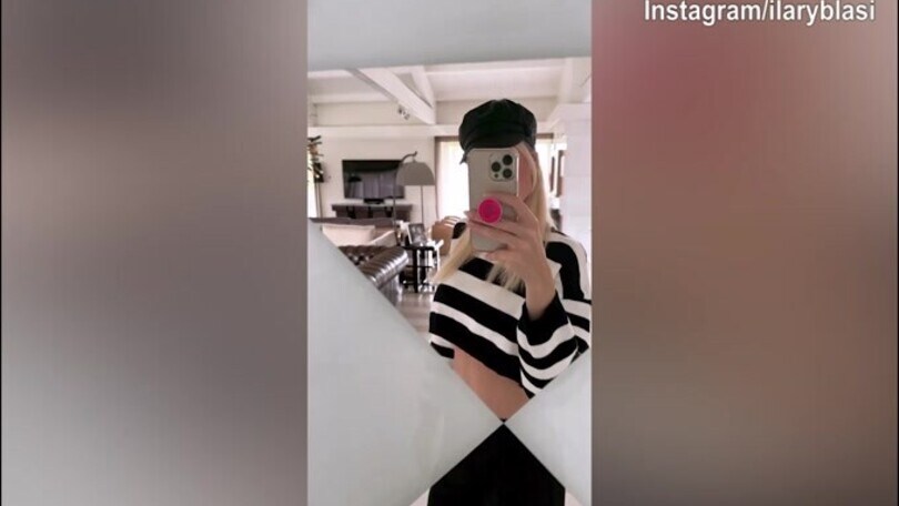 Ilary Blasi, video davanti...allo specchio!