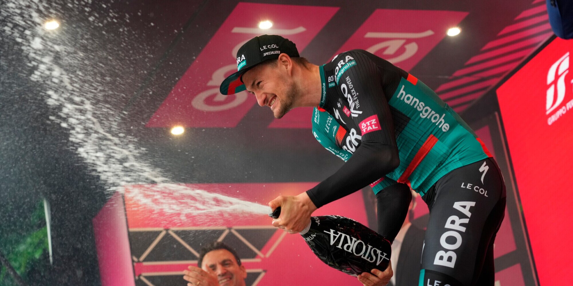 Giro d'Italia, Denz vince la 12ª tappa. Thomas resta maglia rosa