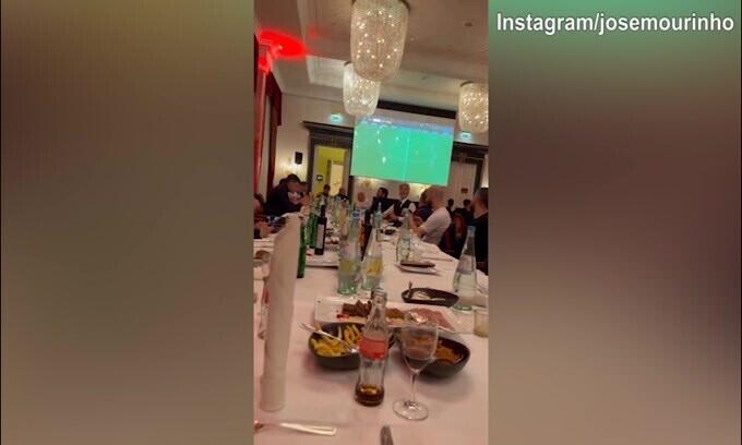 Mourinho: "I miei guerrieri mangiano, io troppo stanco..."