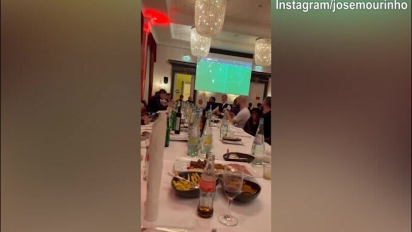 Mourinho: "I miei guerrieri mangiano, io troppo stanco..."