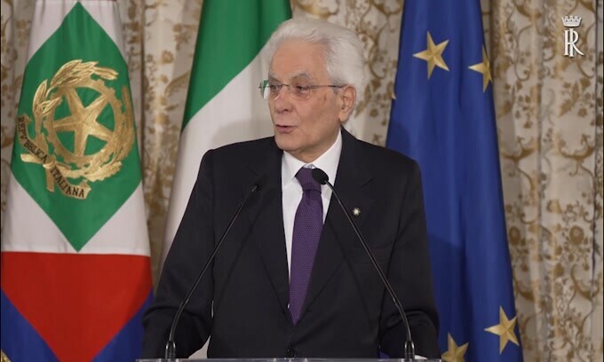 Mattarella ai giocatori di Inter e Fiorentina: "Simulazioni sono come un virus..."