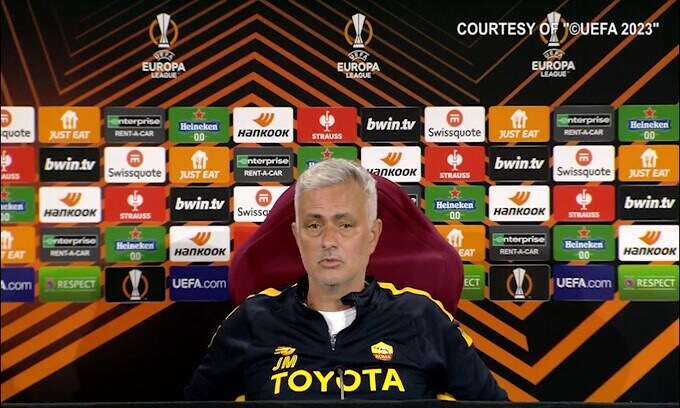 Mourinho: "Dybala? Stiamo cercando di fare tutto per recuperarlo"