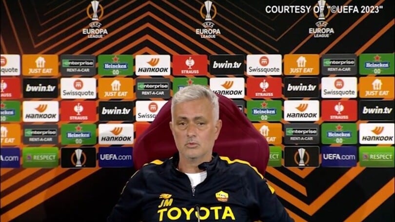 Mourinho: "Dybala? Stiamo cercando di fare tutto per recuperarlo"