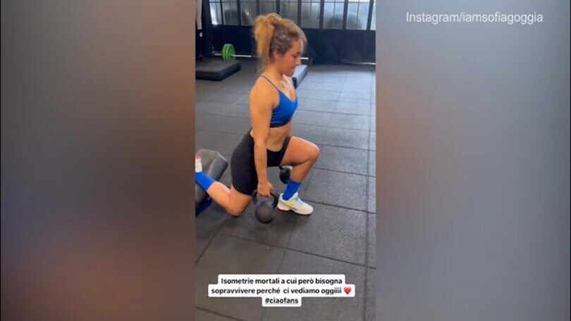 Sofia Goggia lavora in palestra: "Bisogna sopravvivere"