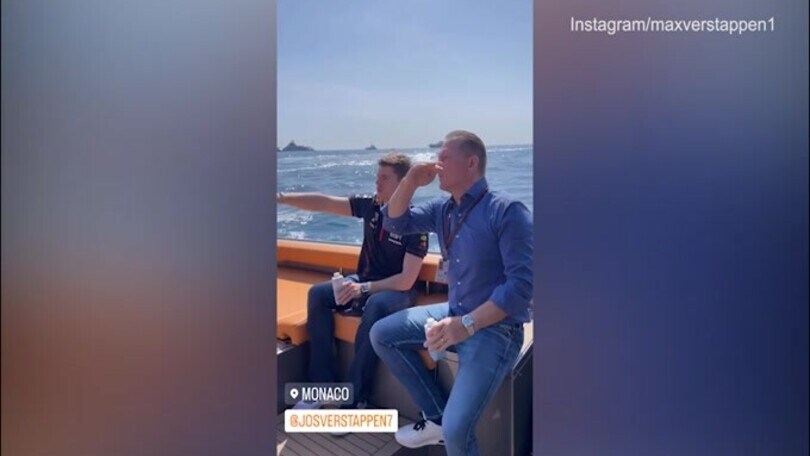Verstappen prepara il Gp di Monaco: il video nel mare col padre