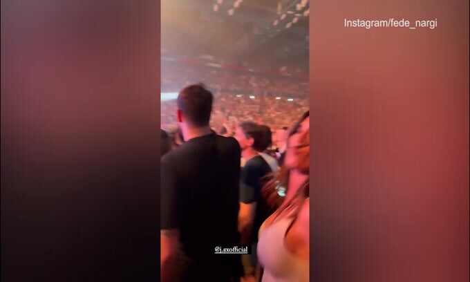 Il Forum è pieno, Federica Nargi si scatena con gli Articolo 31
