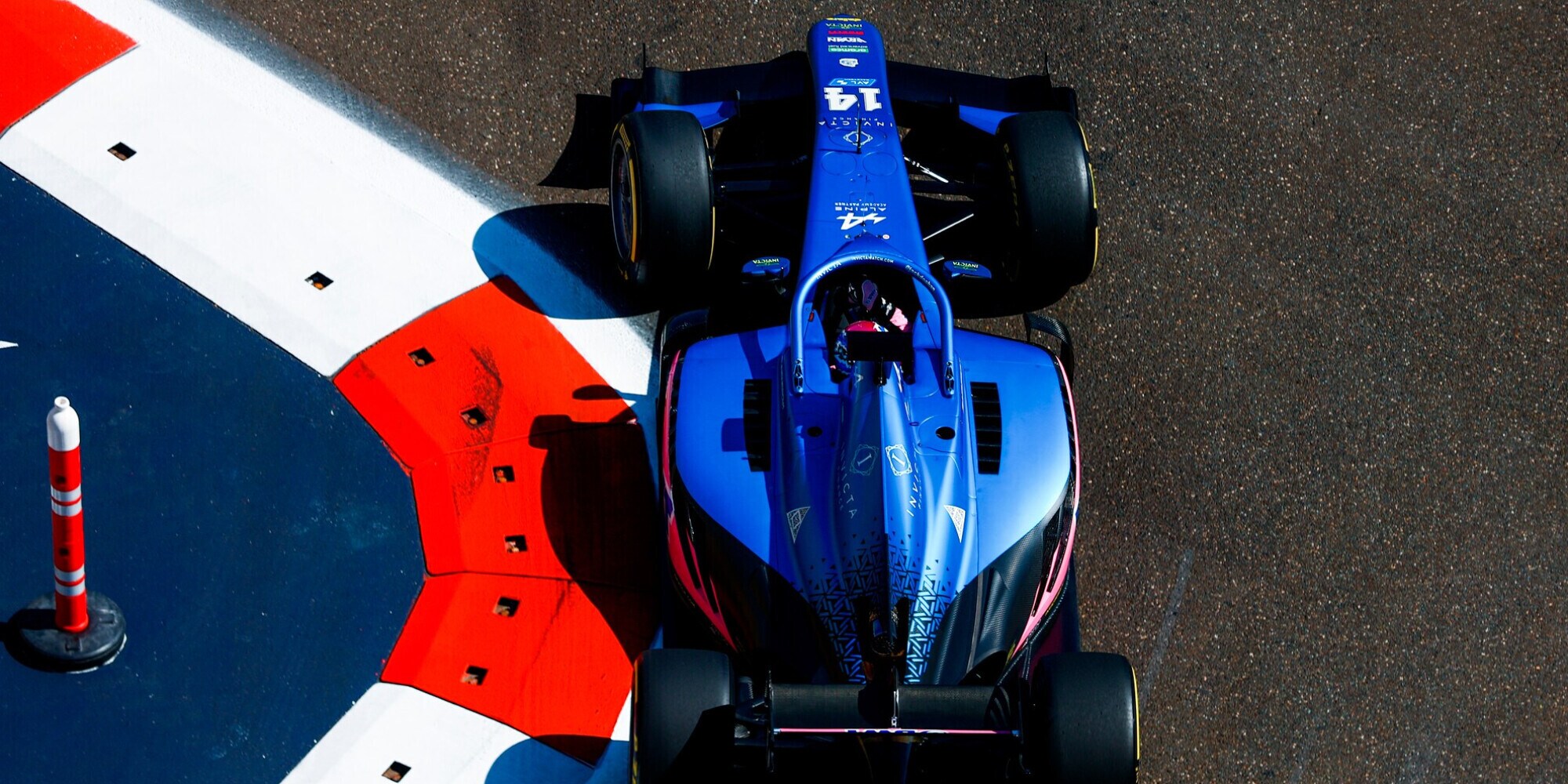 Paura a Monaco: incidente Jack Doohan in F2, macchina in fiamme
