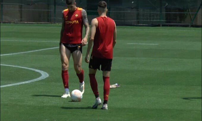 Roma, El Shaarawy e Spinazzola provano le punizioni