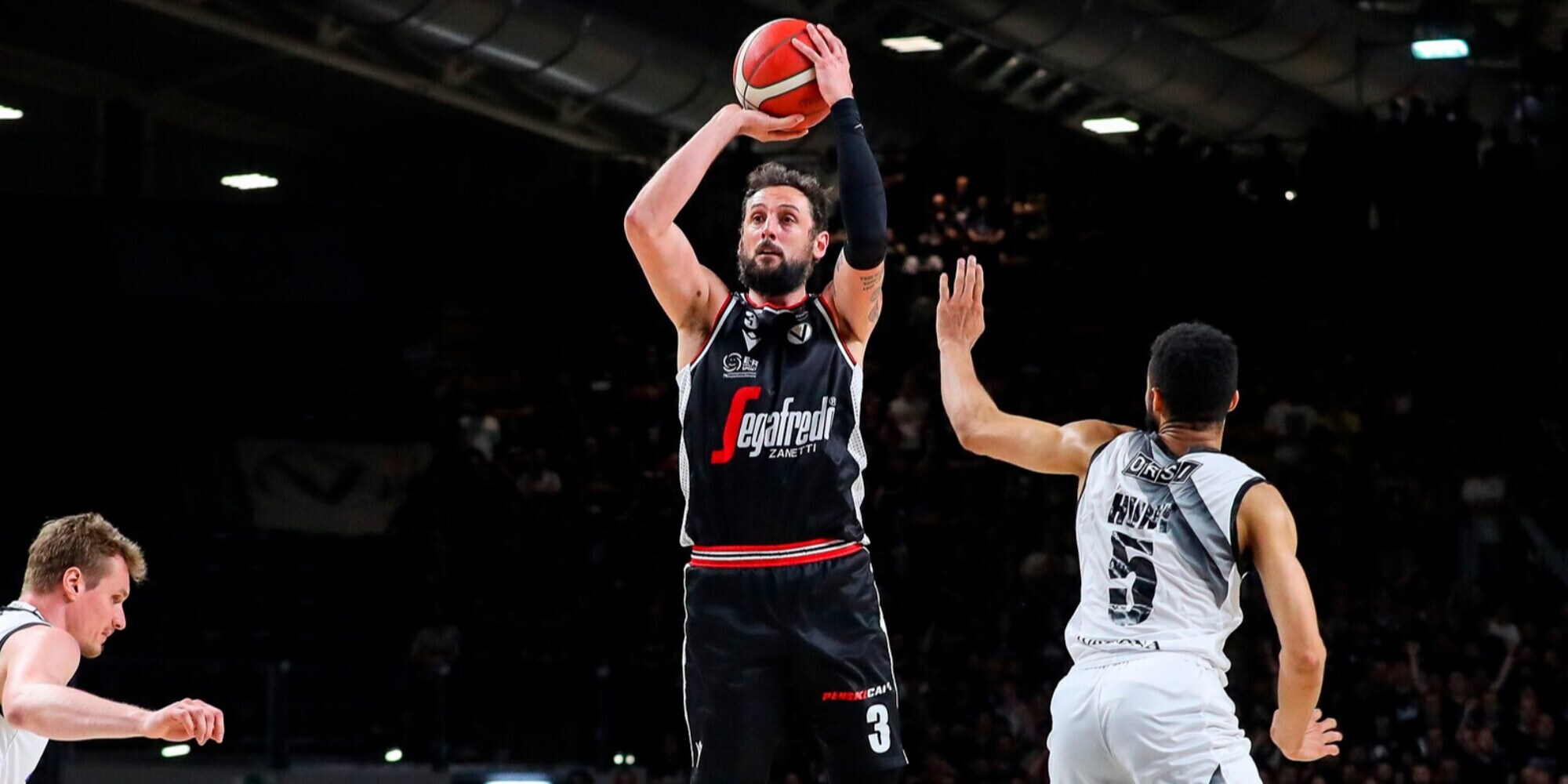 Basket, la Virtus Bologna domina ancora Tortona: è 2-0 nella semifinale Playoff