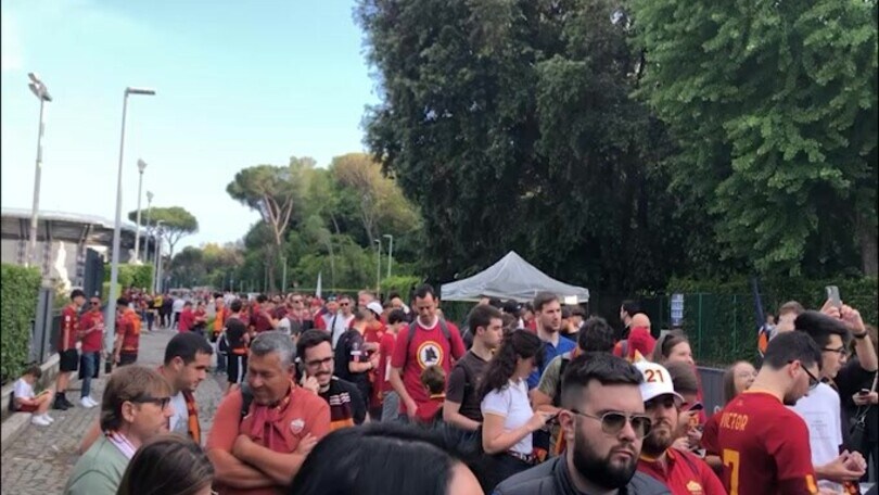 Roma, lunghe code all'ingresso dello Stadio Olimpico
