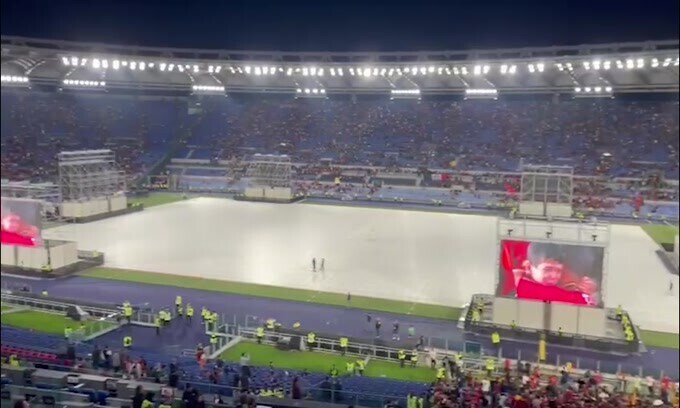 Roma, gli applausi dell'Olimpico nonostante la sconfitta