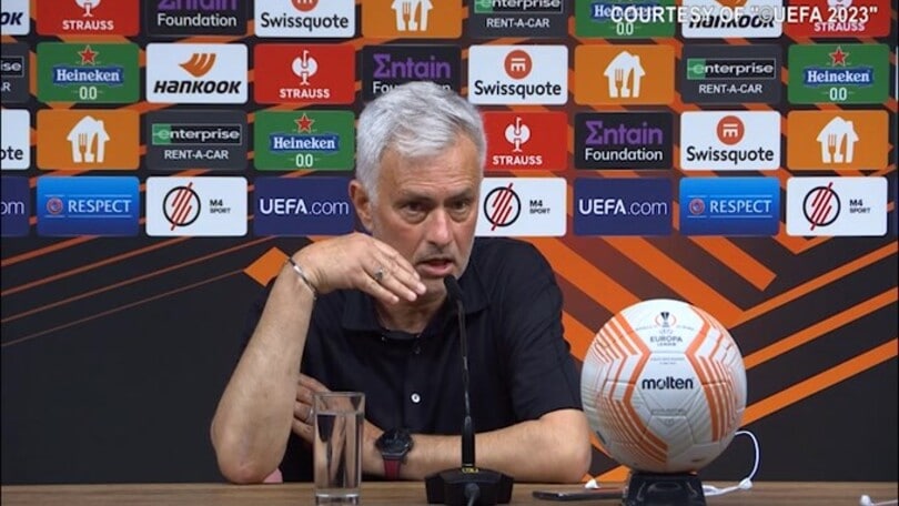 Mou contro l'arbitro: "Spero faccia cag***e in Champions l'anno prossimo.."