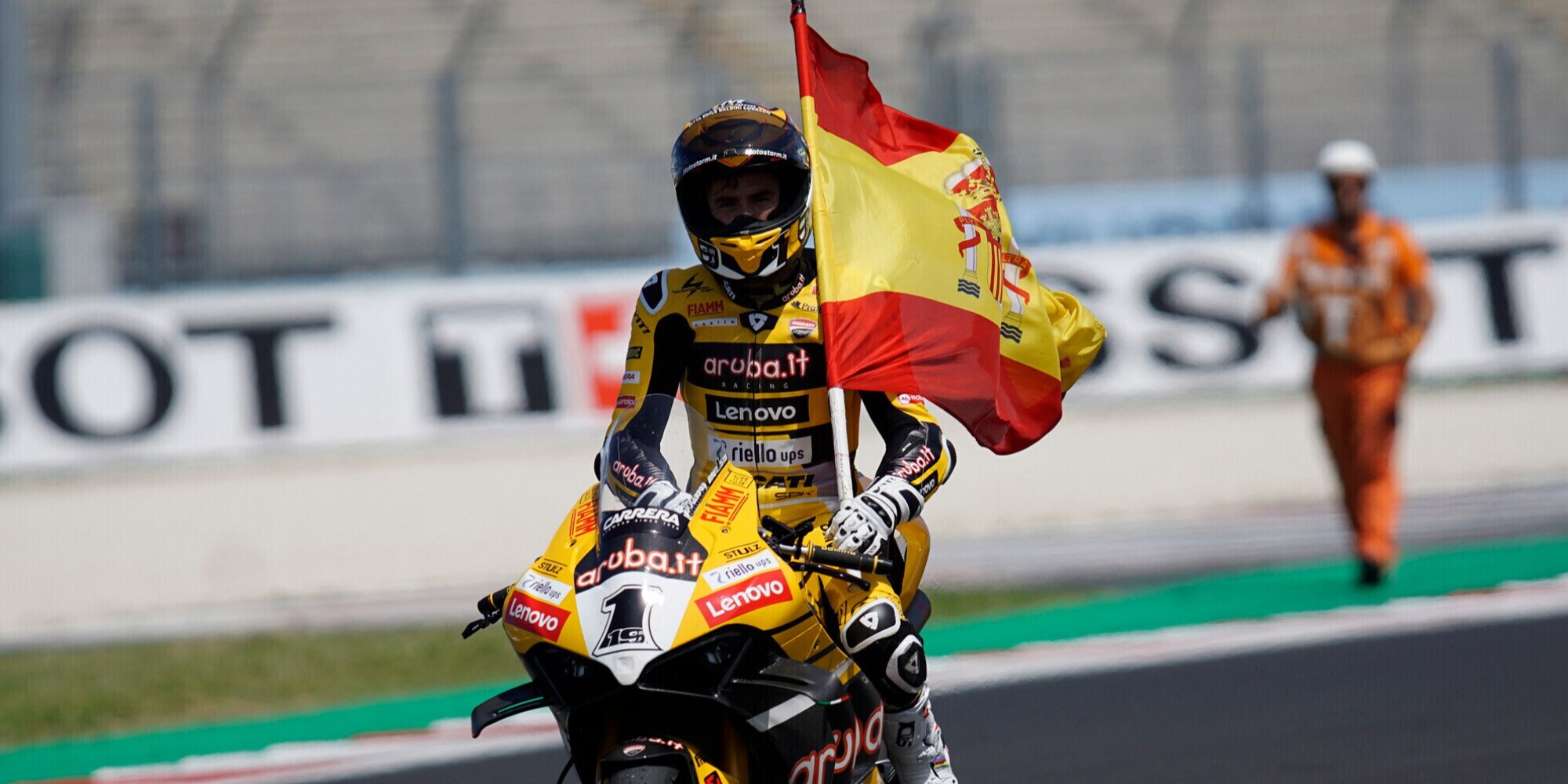 Superbike, Ducati: Bautista vince anche gara-2 a Misano. Erroraccio Rinaldi