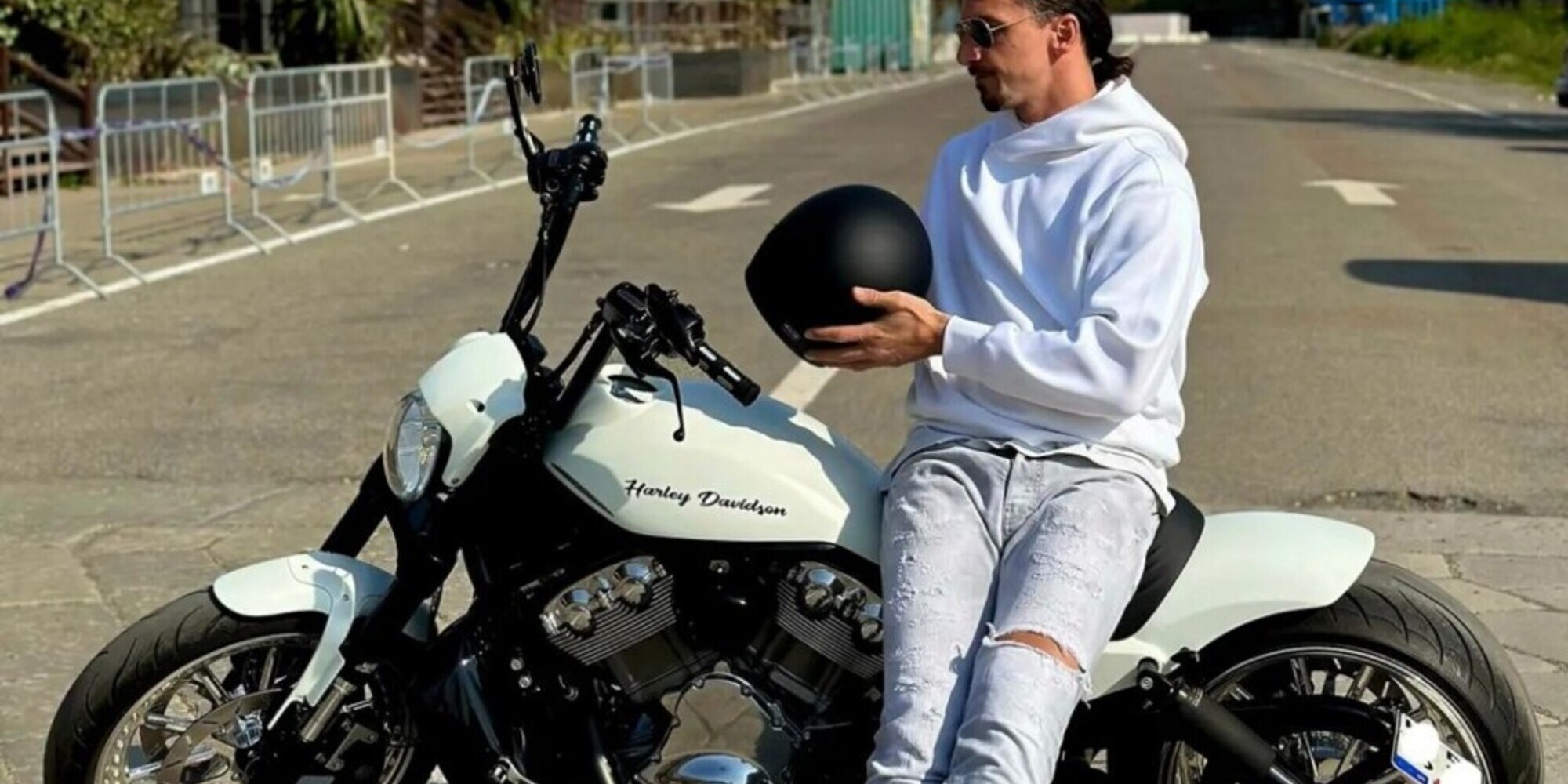 Zlatan Ibrahimovic, basta calcio! Ora solo relax sull'Harley-Davidson