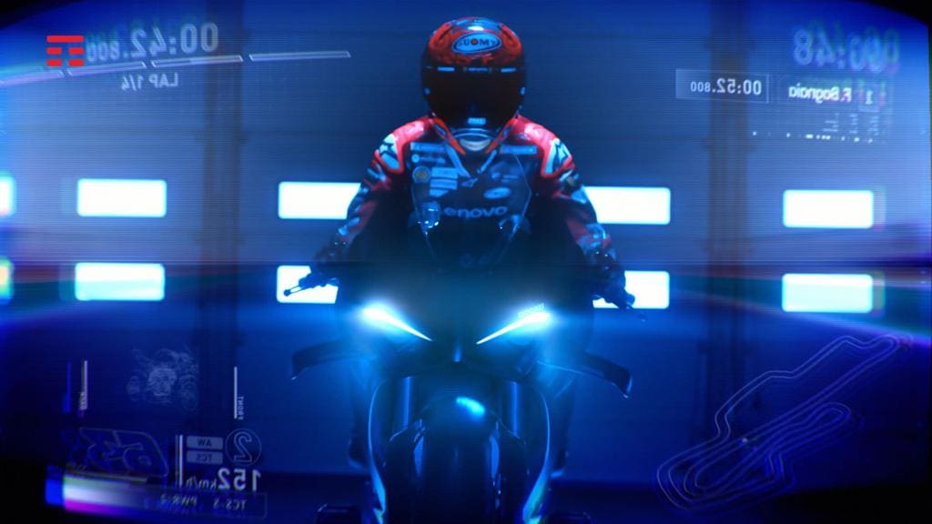 TIM accelera sulla fibra con il campione Ducati Francesco Bagnaia protagonista del nuovo spot