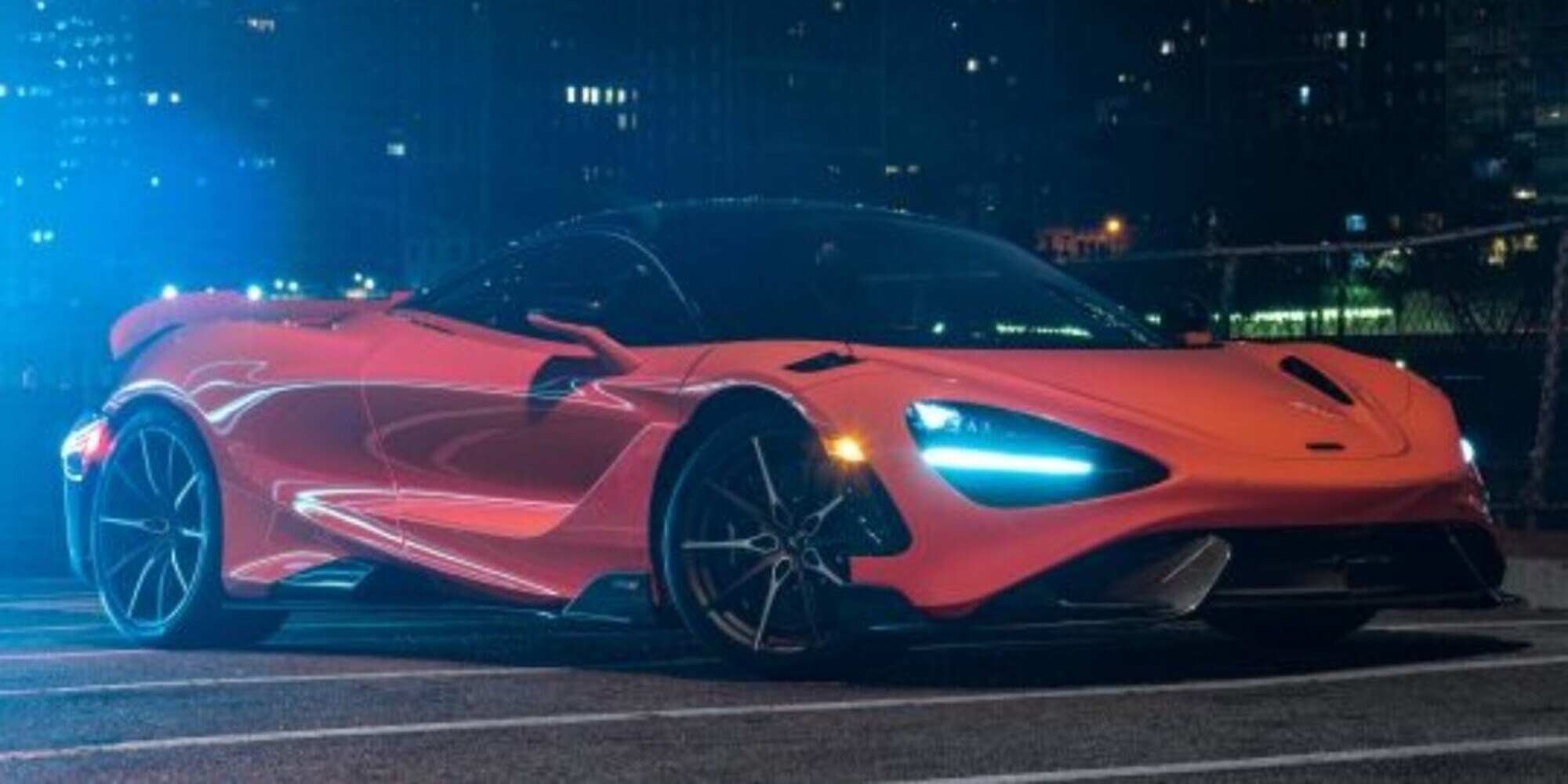 Compra una McLaren da 400mila euro e la tiene in garage da 17 anni