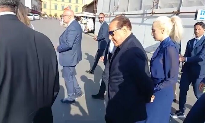 Berlusconi ricoverato, l'aggiornamento: "Non si segnalano "criticità né allarme""