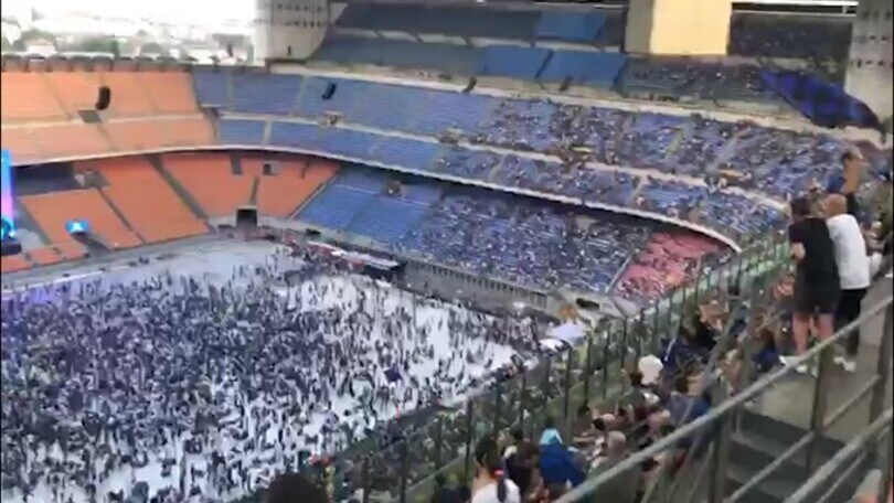 San Siro inizia a riempirsi: ecco le immagini dell'interno
