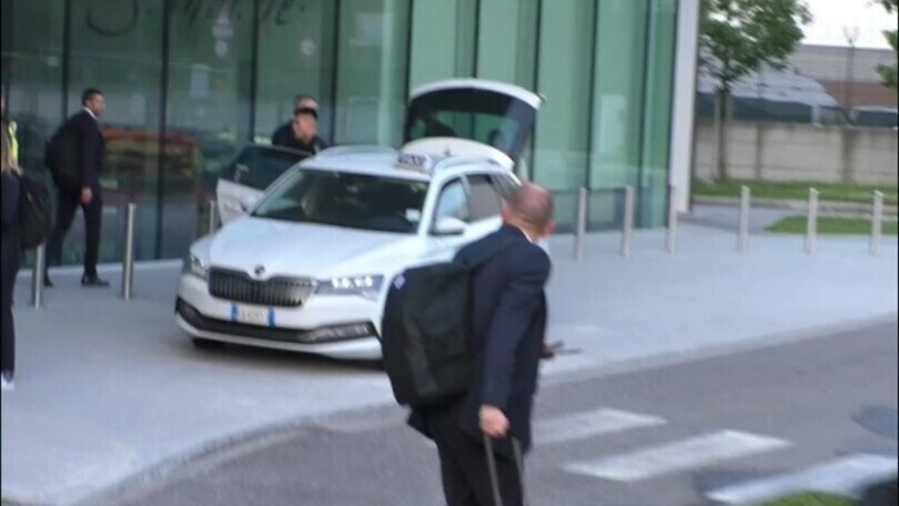 Inter, rientro a casa: la delusione sui volti dei giocatori e di Zhang