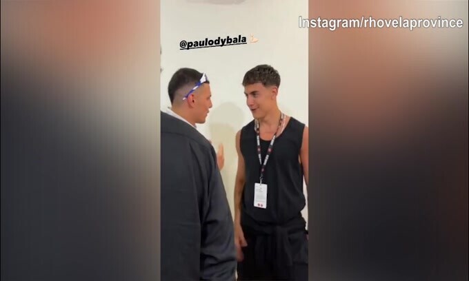 Rhove-Dybala, incontro speciale nel backstage del concerto