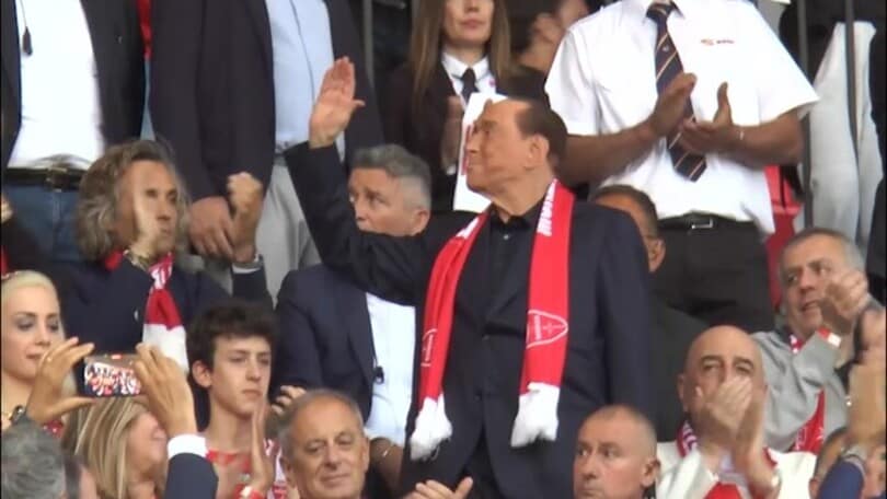Allegri omaggia Berlusconi: "La sua visione del mondo non aveva limiti"