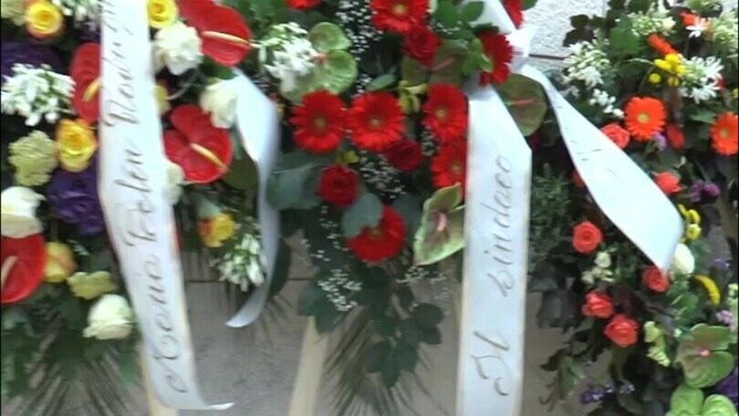 Funerali Berlusconi, omaggio floreale dell'Inter