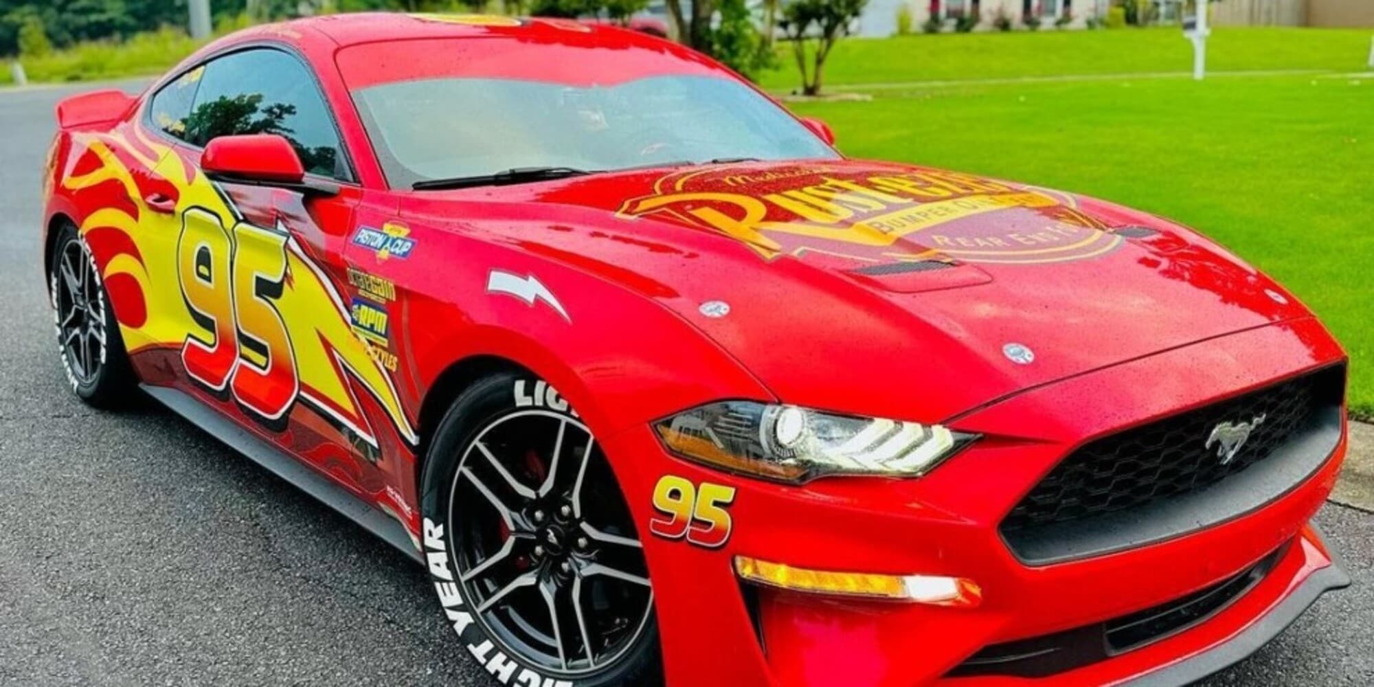 La Mustang di Cars esiste davvero: ecco Saetta McQueen in giro per Atlanta