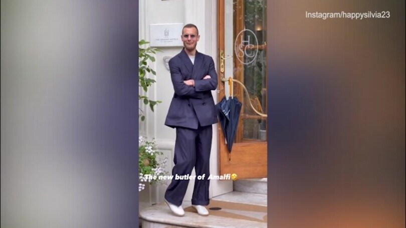 Maggiordomo, modello e ballerino: i tre mood virali di Alino Diamanti