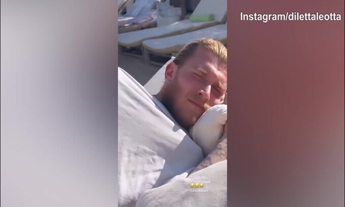 La festa è partita, ma...Karius dorme!