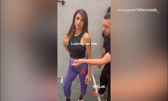 Gag dai social: Elisabetta Canalis "in vendita per 40 euro"
