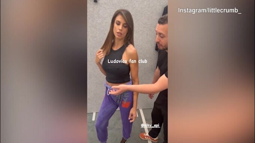 Gag dai social: Elisabetta Canalis "in vendita per 40 euro"