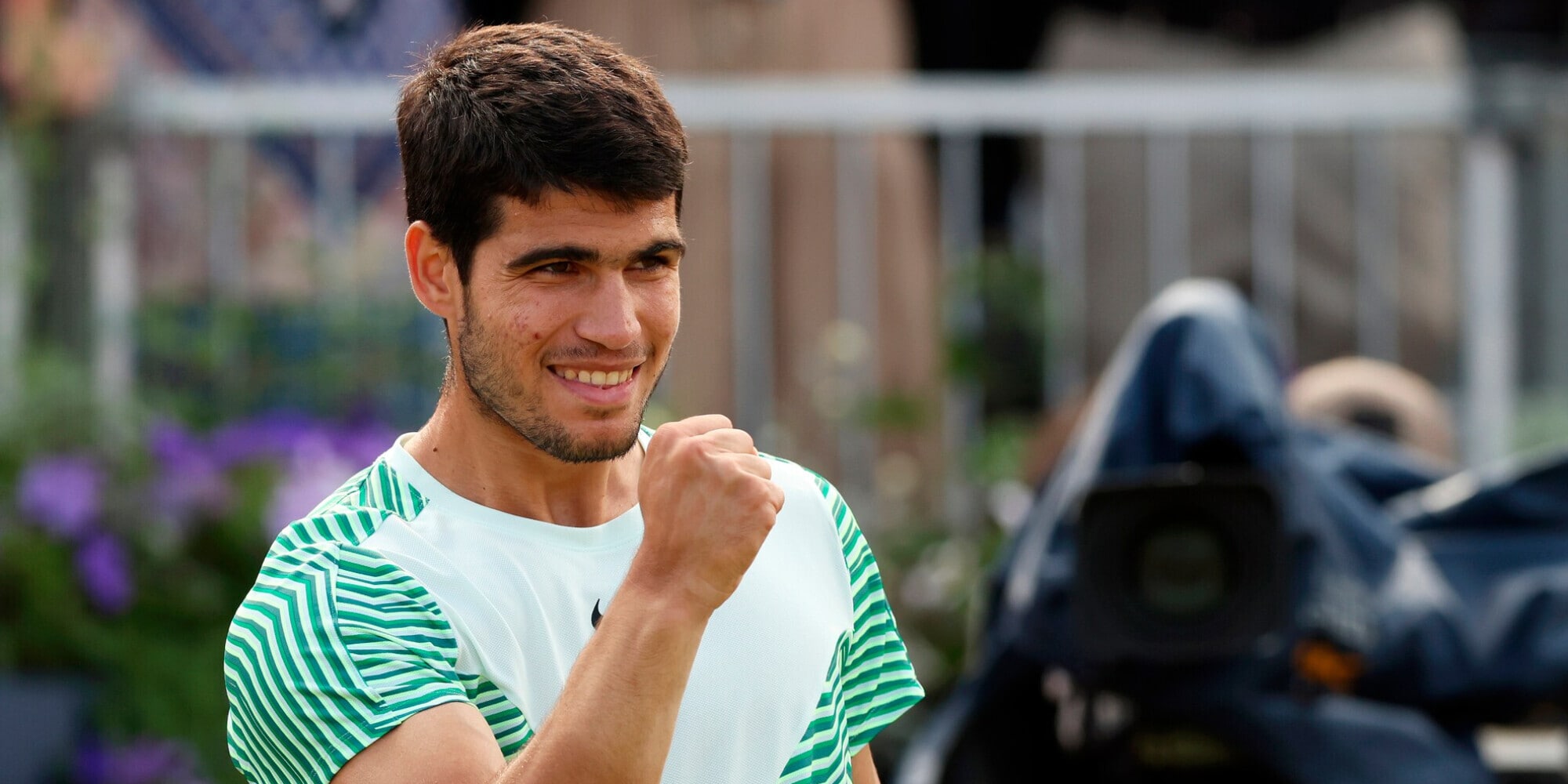 Tennis, Alcaraz vince al debutto al Queen's. Avanzano anche Rune e Tiafoe