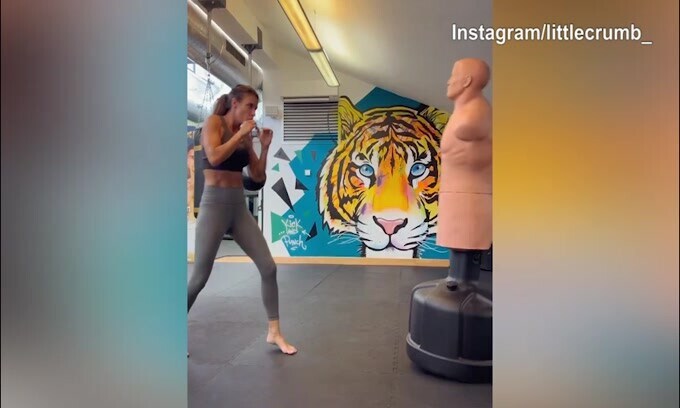 Elisabetta, super colpi in palestra!