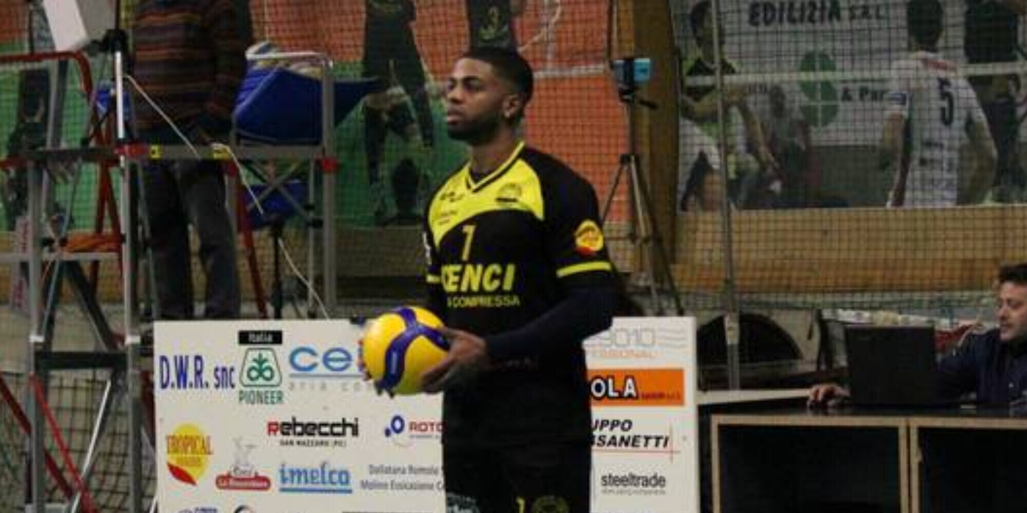 Henry Miranda secondo opposto di Pineto