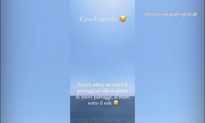 "Ma che cosa ha di speciale?": Enock e la gag con la moglie