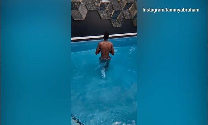 Palestra e piscina, Abraham ha fretta di tornare