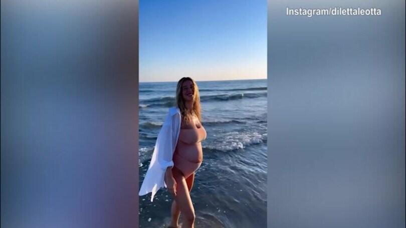 Diletta sempre più mamma: ecco il video al mare col pancione