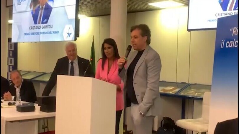 Juve, visita alla Continassa per Giuntoli
