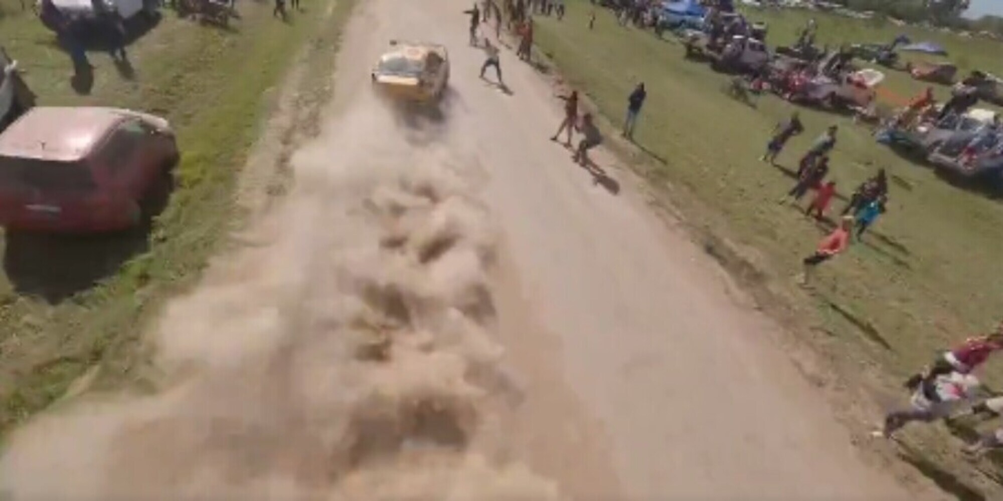 Spettatori travolti da un'auto: paura al Rally Transchaco