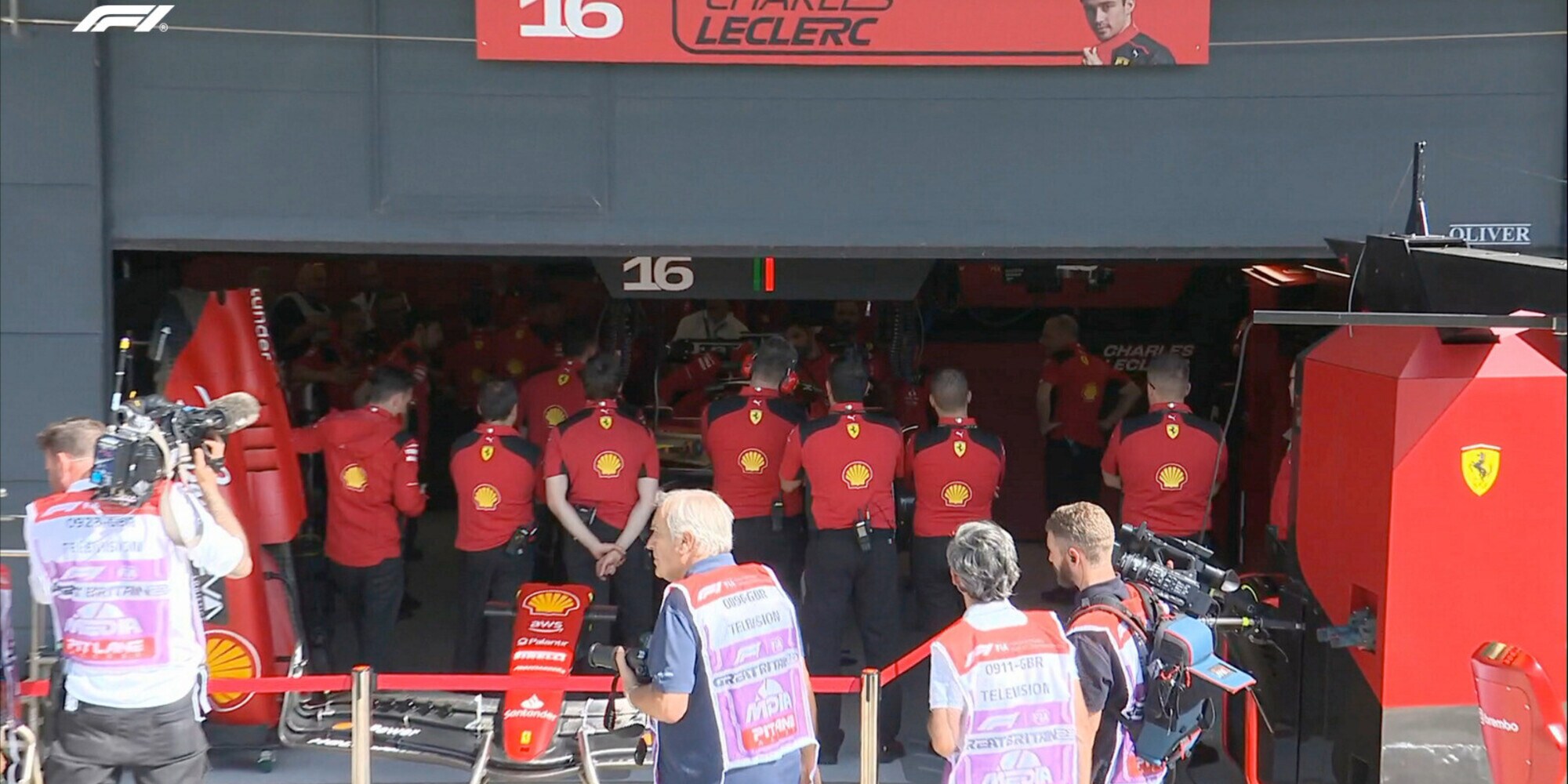F1 Leclerc, clamoroso imprevisto: principio d’incendio sulla sua Ferrari